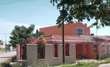 CASA EN VENTA EN ESQUINA - RESIDENCIAL PENSIONES, MÉRIDA, YUCATÁN