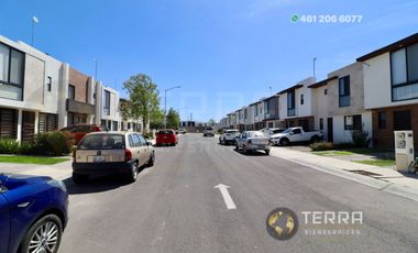 RENTA Casa En La Reserva Celaya Gto., Amplia y Equipada en Circuito Apeninos, Fraccionamiento Privado