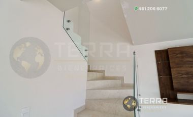 RENTA Casa En La Reserva Celaya Gto., Amplia y Equipada en Circuito Apeninos, Fraccionamiento Privado
