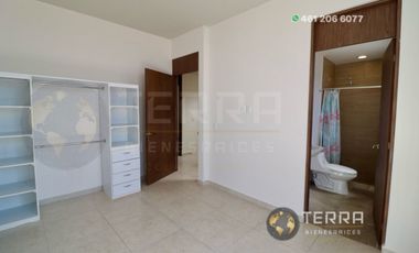 RENTA Casa En La Reserva Celaya Gto., Amplia y Equipada en Circuito Apeninos, Fraccionamiento Privado