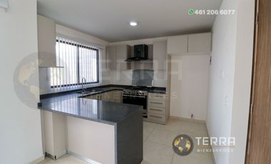 RENTA Casa En La Reserva Celaya Gto., Amplia y Equipada en Circuito Apeninos, Fraccionamiento Privado