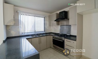 RENTA Casa En La Reserva Celaya Gto., Amplia y Equipada en Circuito Apeninos, Fraccionamiento Privado