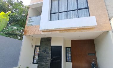 Dijual Rumah Baru 2 Lantai Ready Stok  Lubang Buaya Jakarta Timur Nego