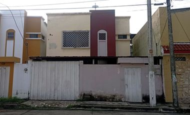Casa de alquiler en la Urbanización San Felipe, Conjunto Cerrado.