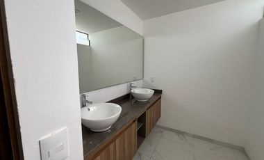 CASA EN VENTA FRACC LOMALTA, TRES MARÍAS CASA CLUB, GIMNASIO, ETC ZONA DE HOSPITALES