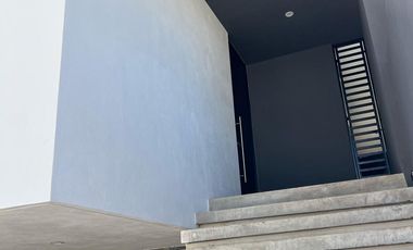 CASA EN VENTA FRACC LOMALTA, TRES MARÍAS CASA CLUB, GIMNASIO, ETC ZONA DE HOSPITALES