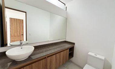 CASA EN VENTA FRACC LOMALTA, TRES MARÍAS CASA CLUB, GIMNASIO, ETC ZONA DE HOSPITALES