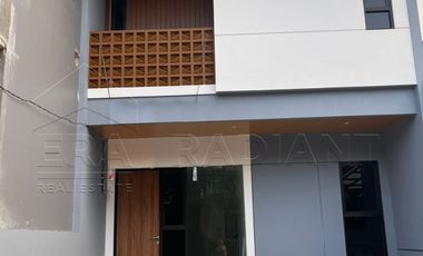 Dijual rumah BRAND NEW di Kiwi Residence, Graha Raya Bintaro Jaya