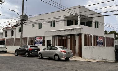 Bodega nueva en venta con casa en planta alta en esquina en Jardines de la Cruz