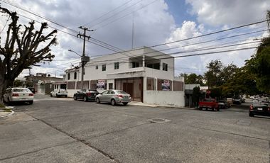 Bodega nueva en venta con casa en planta alta en esquina en Jardines de la Cruz