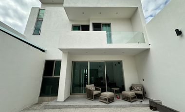 CASA EN VENTA EN FRACC. COLINAS DEL SOL HAB. EN PLANTA BAJA
