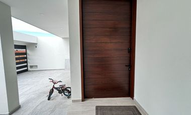 CASA EN VENTA EN FRACC. COLINAS DEL SOL HAB. EN PLANTA BAJA