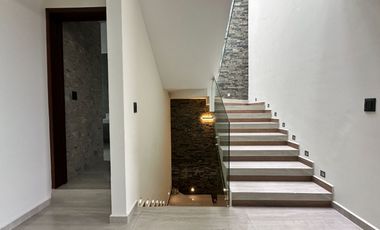 CASA EN VENTA EN FRACC. COLINAS DEL SOL HAB. EN PLANTA BAJA