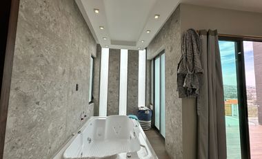 CASA EN VENTA EN FRACC. COLINAS DEL SOL HAB. EN PLANTA BAJA