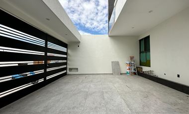 CASA EN VENTA EN FRACC. COLINAS DEL SOL HAB. EN PLANTA BAJA