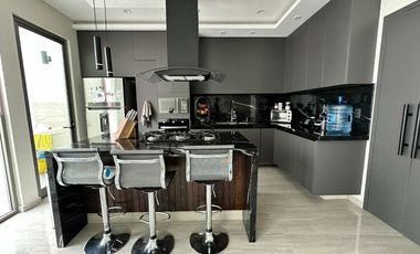 CASA EN VENTA EN FRACC. COLINAS DEL SOL HAB. EN PLANTA BAJA