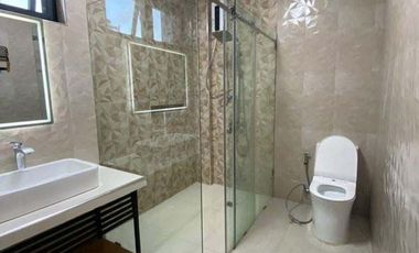 Modern House and Lot for Sale in Orchard Golf and Country Club at Dasmariñas Cavite