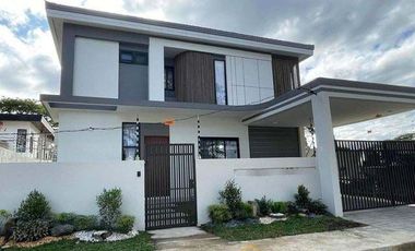 Modern House and Lot for Sale in Orchard Golf and Country Club at Dasmariñas Cavite