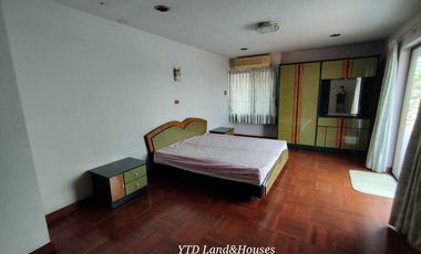 House for sale in Suan Phong Phet 7, located in the Khlong Prapa area. Near Impact Muang Thong Thani, Price 18.5 M.Baht