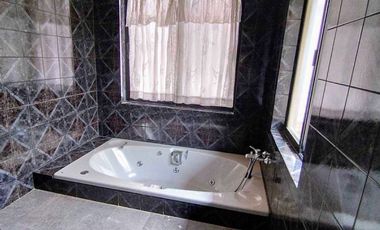 House for sale in Suan Phong Phet 7, located in the Khlong Prapa area. Near Impact Muang Thong Thani, Price 18.5 M.Baht