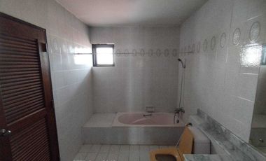 House for sale in Suan Phong Phet 7, located in the Khlong Prapa area. Near Impact Muang Thong Thani, Price 18.5 M.Baht