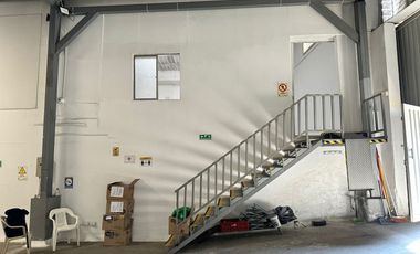 PR18101 Bodega independiente en venta en el sector Guayabal