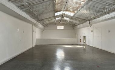 PR18101 Bodega independiente en venta en el sector Guayabal