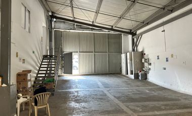 PR18101 Bodega independiente en venta en el sector Guayabal