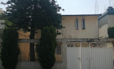CASA EN PARQUE RESIDENCIAL COACALCO A UNOS METROS DE LA ENTRADA DE LOS ARCOS