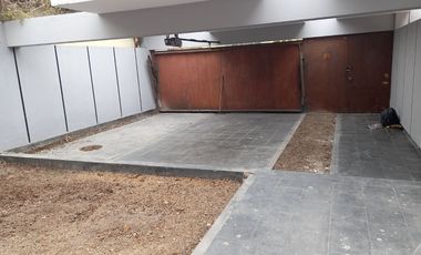 BAJÓ DE PRECIO!!!! CASA:  2 FRENTES, AVENIDA Y PARQUE