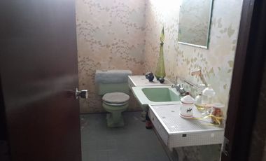 BAJÓ DE PRECIO!!!! CASA:  2 FRENTES, AVENIDA Y PARQUE