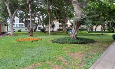 BAJÓ DE PRECIO!!!! CASA:  2 FRENTES, AVENIDA Y PARQUE