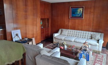 BAJÓ DE PRECIO!!!! CASA:  2 FRENTES, AVENIDA Y PARQUE
