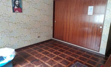 BAJÓ DE PRECIO!!!! CASA:  2 FRENTES, AVENIDA Y PARQUE