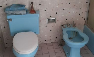 BAJÓ DE PRECIO!!!! CASA:  2 FRENTES, AVENIDA Y PARQUE