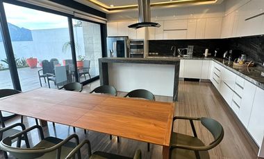 RESIDENCIA EN VENTA EN COLONIAL DE LA SIERRA, SAN PEDRO