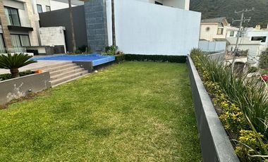 RESIDENCIA EN VENTA EN COLONIAL DE LA SIERRA, SAN PEDRO