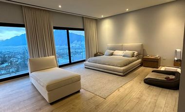 RESIDENCIA EN VENTA EN COLONIAL DE LA SIERRA, SAN PEDRO