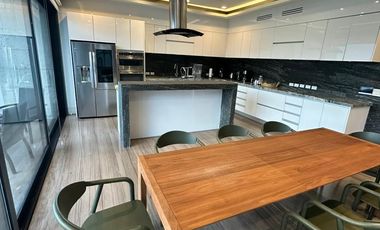 RESIDENCIA EN VENTA EN COLONIAL DE LA SIERRA, SAN PEDRO