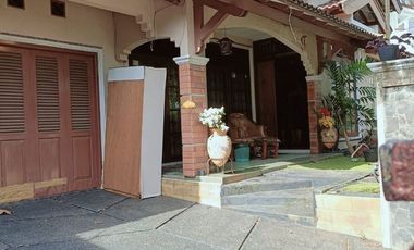 Rumah strategis lantai 2 di Bintaro Sektor 5, Komplek Perkici