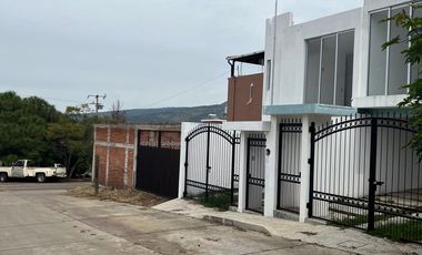 CASA EN FRACCIONAMIENTO JARDINES DE LA PROVIDENCIA