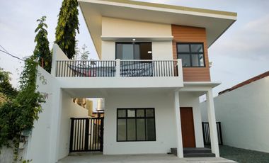 Bright and Airy Brand New House For Sale in BF Homes Paranaque