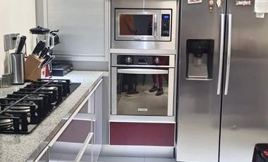 SE VENDE CASA AMPLIA CON ACABADOS DE LUJO EN LAS PINTITAS, EL SALTO