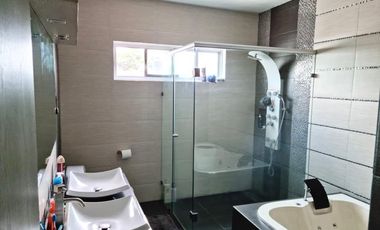 SE VENDE CASA AMPLIA CON ACABADOS DE LUJO EN LAS PINTITAS, EL SALTO