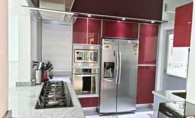 SE VENDE CASA AMPLIA CON ACABADOS DE LUJO EN LAS PINTITAS, EL SALTO