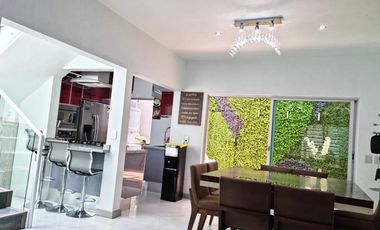 SE VENDE CASA AMPLIA CON ACABADOS DE LUJO EN LAS PINTITAS, EL SALTO