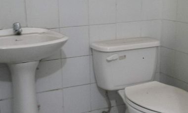 Alquiler de local comercial u oficina de 120m2 sobre la Av. Carlos Julio Arosemena