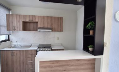 VENTA DE CASA RESIDENCIAL CON ALBERCA A 5 MINUTOS DE ZÓCALO EN EMILIANO ZAPATA