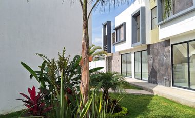 VENTA DE CASA RESIDENCIAL CON ALBERCA A 5 MINUTOS DE ZÓCALO EN EMILIANO ZAPATA
