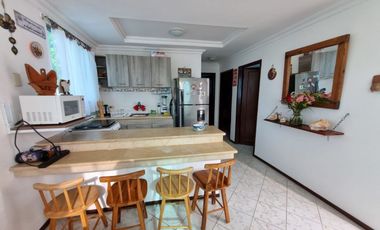 En alquiler espectacular casa esquinera full amobalda en Ciudad Punta Carnero, Salinas Ecuador